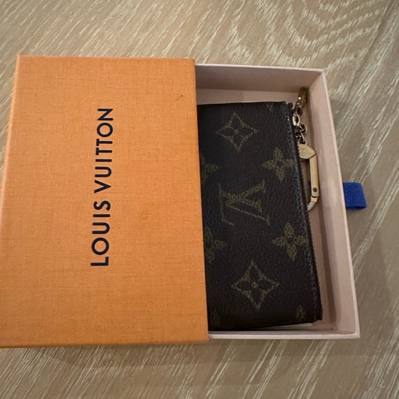Louis Vuitton Key Pouch - Picture 9 of 9